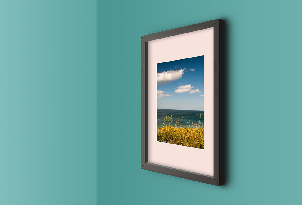 perspective-wall-photo-frame-mockup